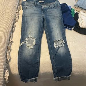 Ripped Kancan mid rise jean med wash 11 or 29waist